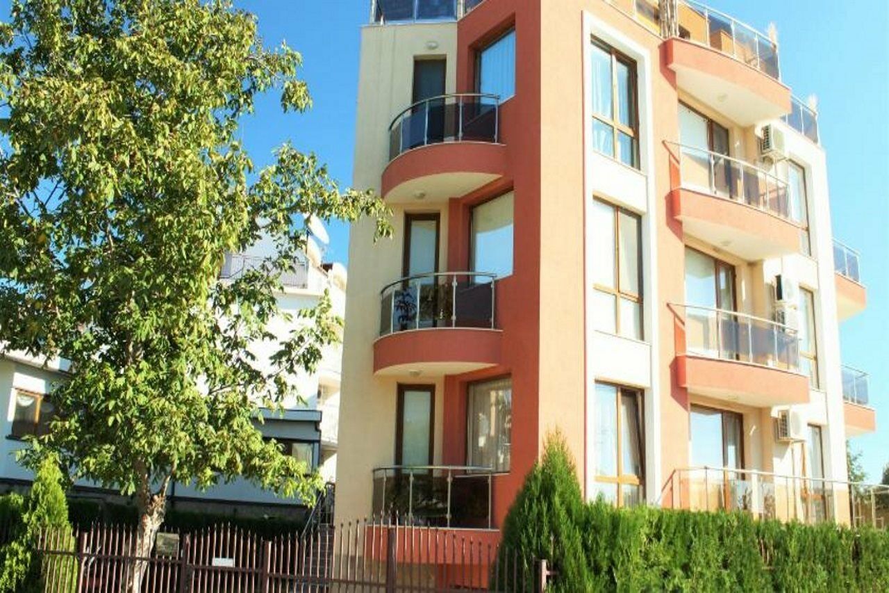 Fantasy Apartments Varna Exteriör bild